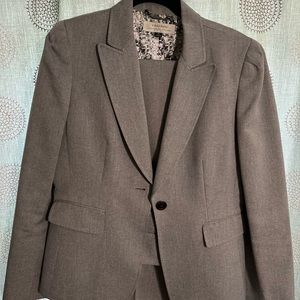 Women’s two piece gray pants suit size 10